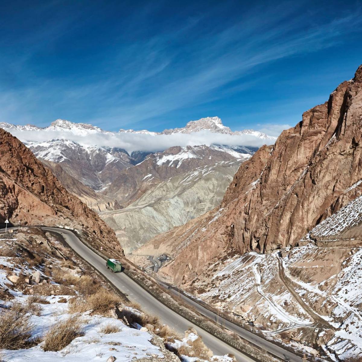 Казахстан связывает СНГ?