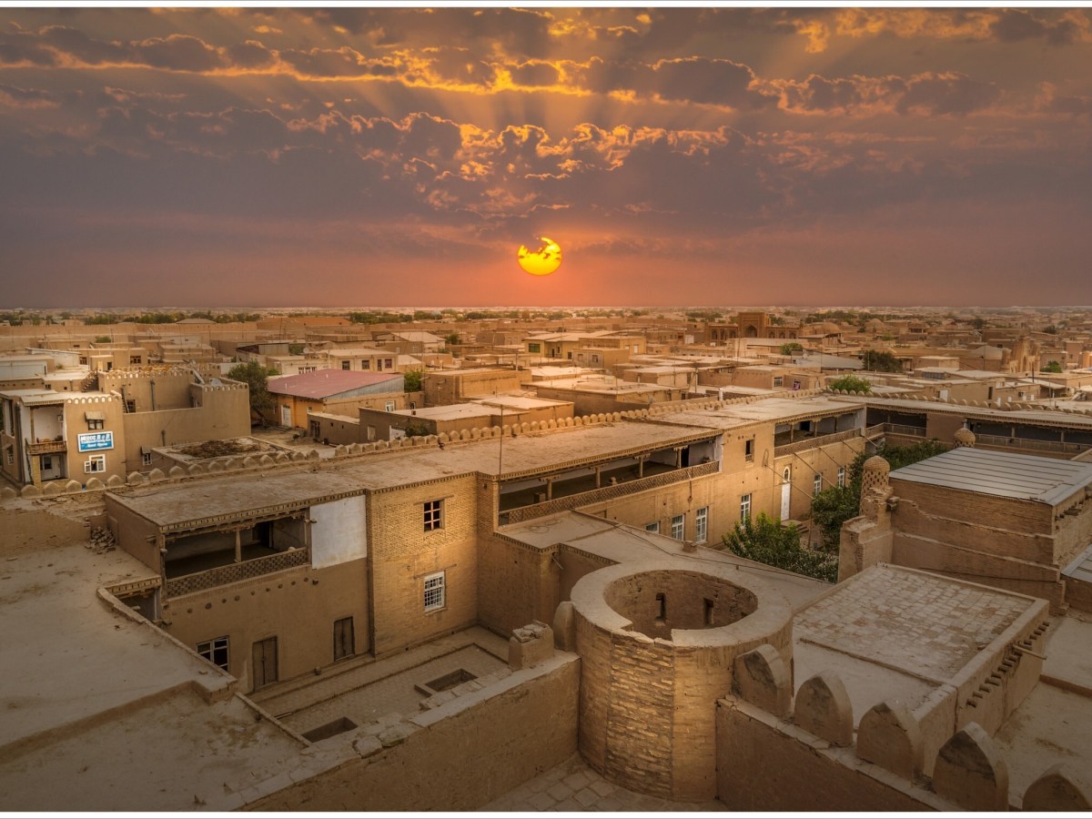 УЗБЕКИСТАН: Самарканд и Хива: вечность культуры и перипетии политики